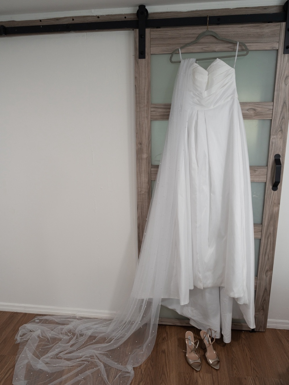 Strapless White A-Line Bridal Skirt with Draped Waist and Veil